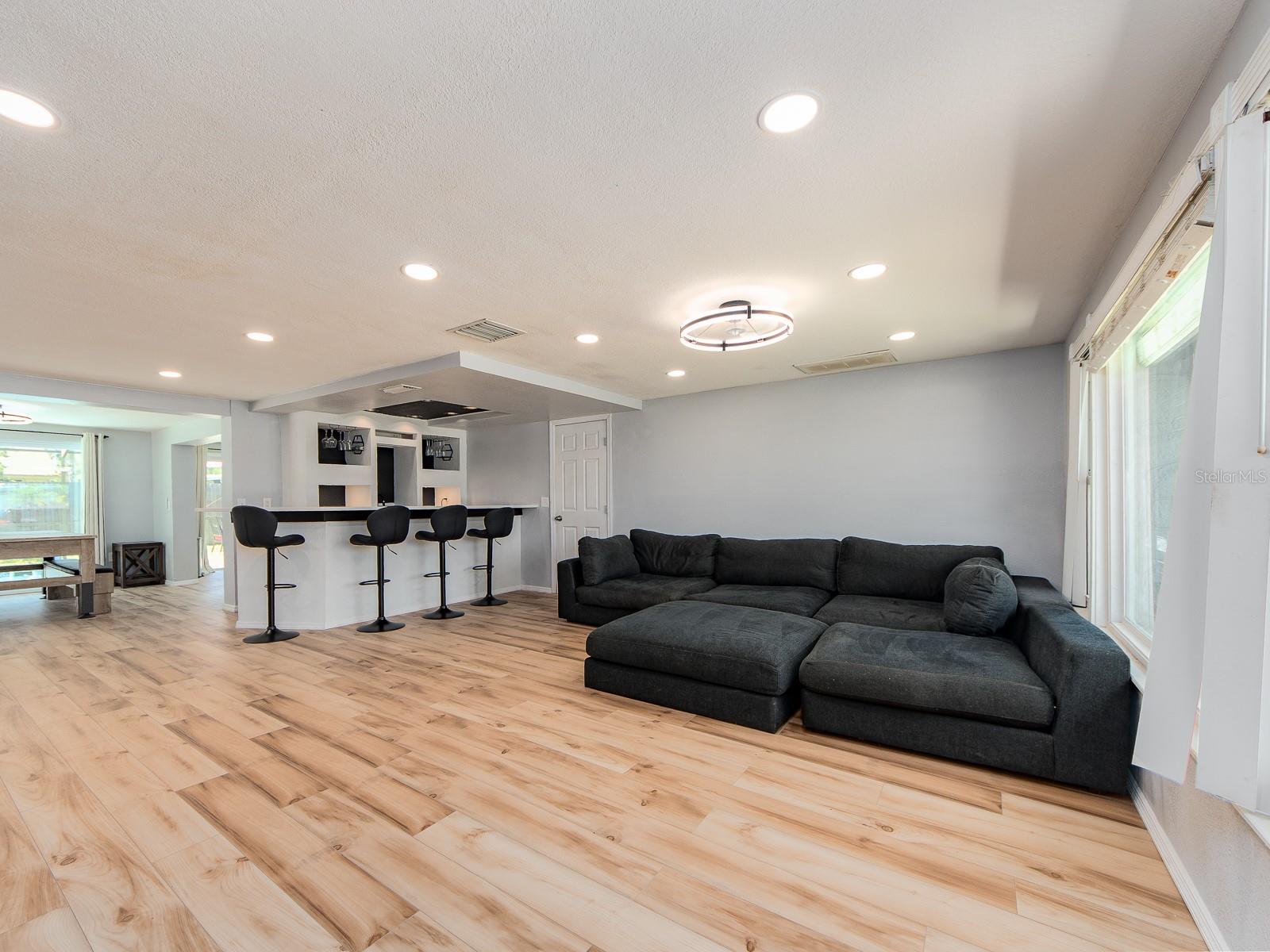 BEACON SQUARE - Residential