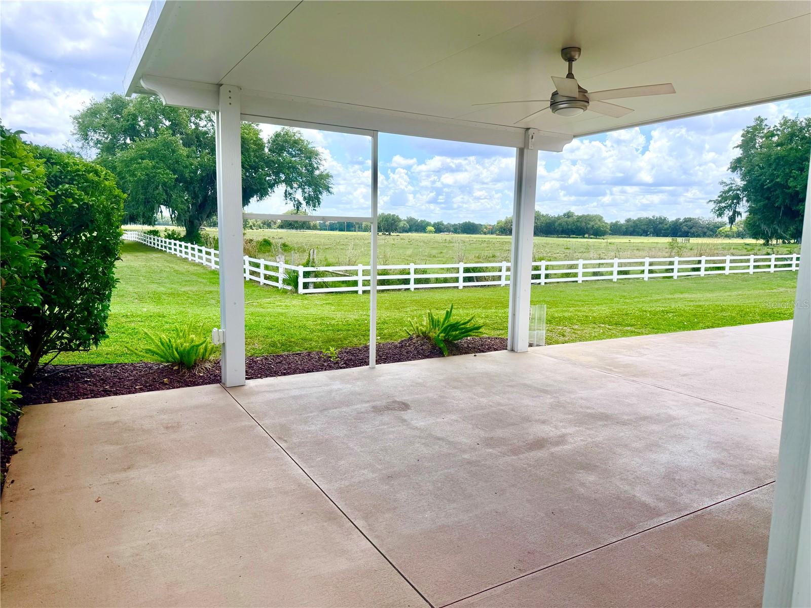 FLORIDA GRANDE MOTOR COACH RESORT - Land