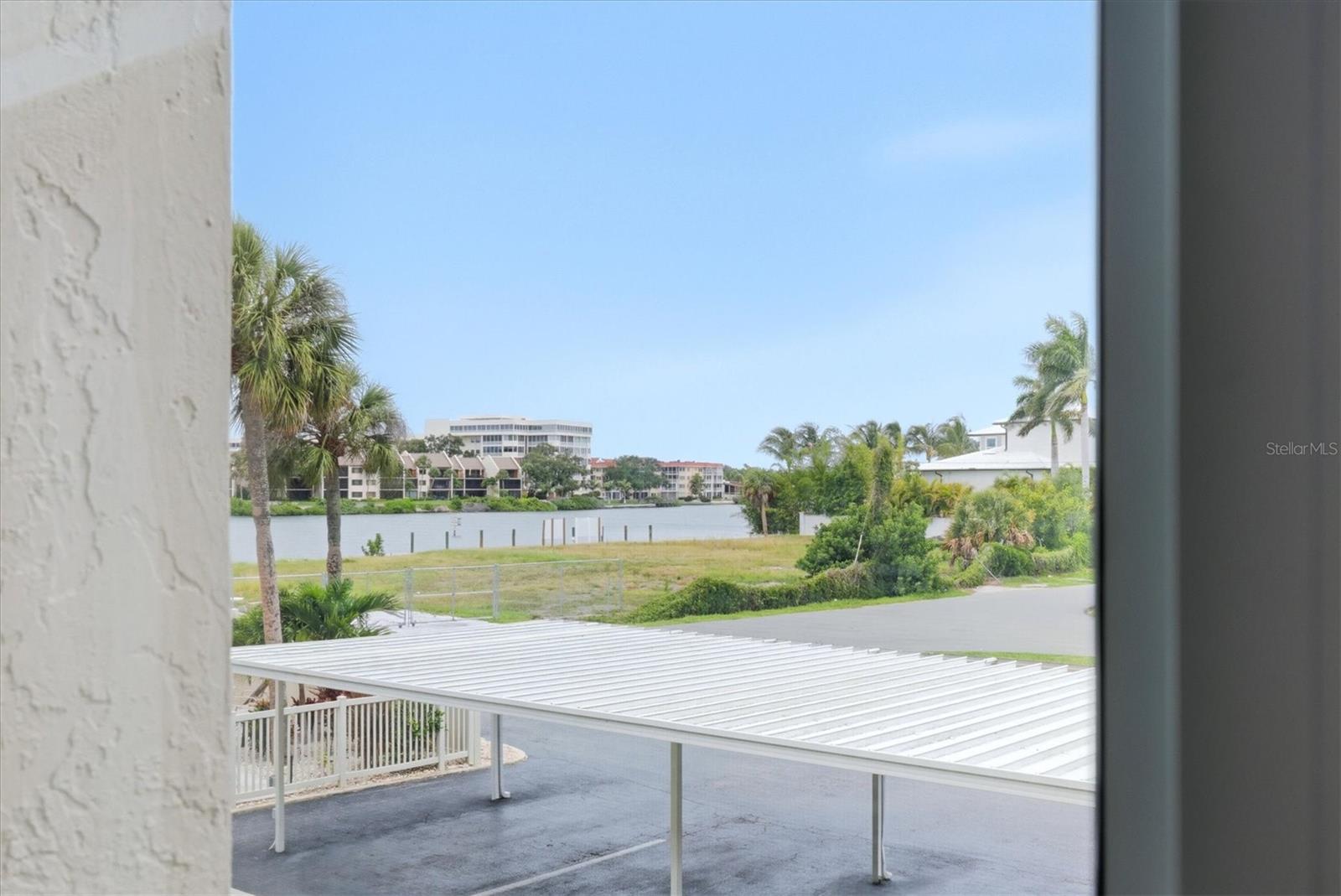 ALMERIA ON THE BAY - Residential