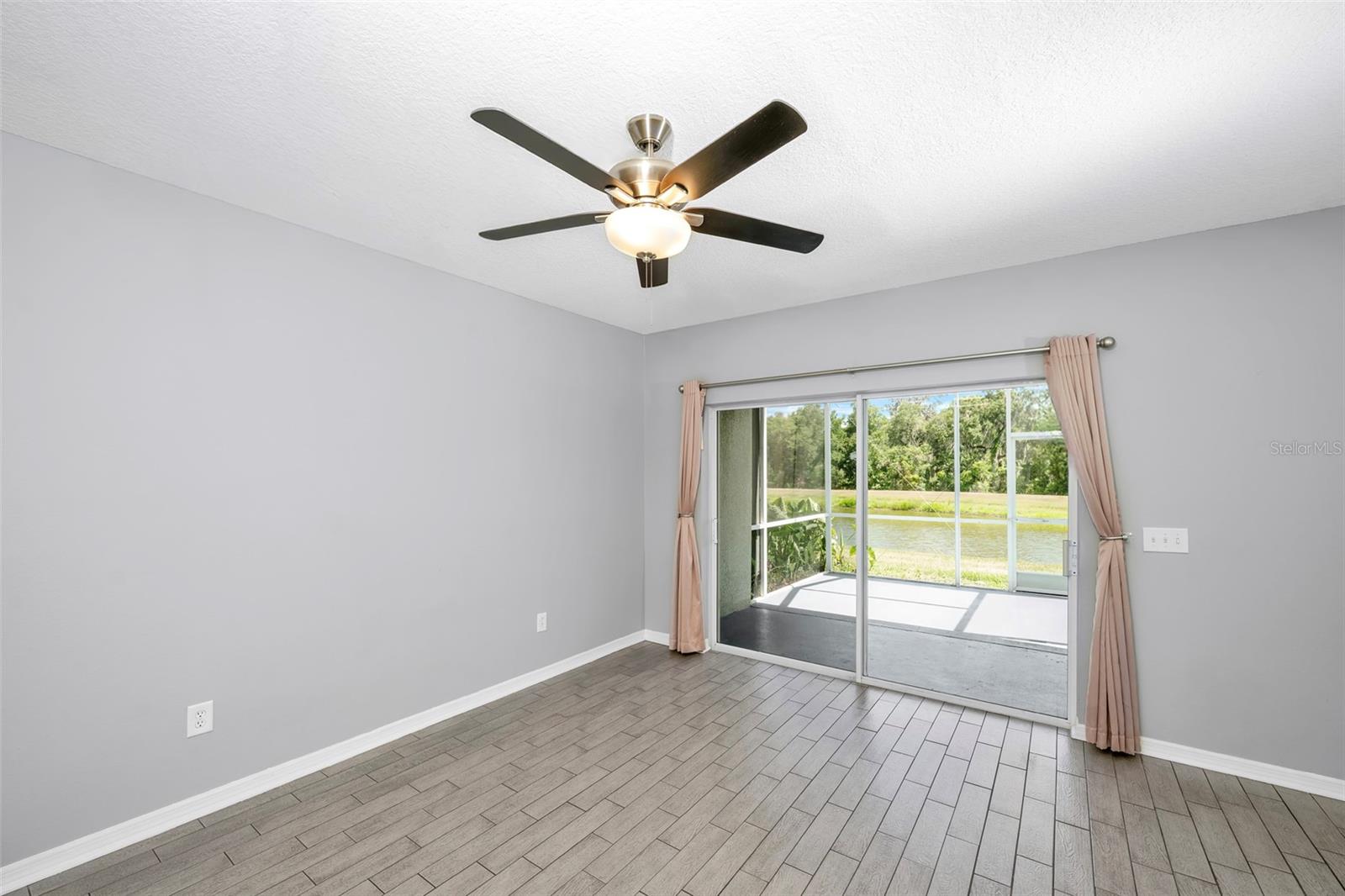 FISHHAWK RANCH TWNHMS PH - Residential
