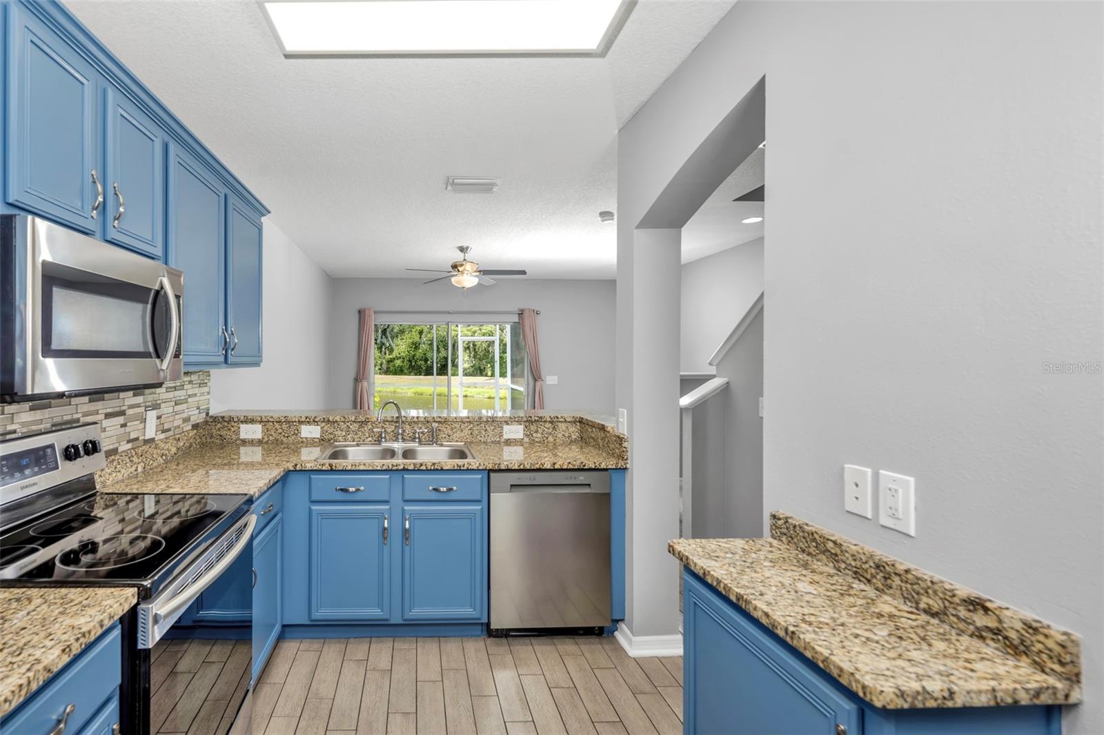 FISHHAWK RANCH TWNHMS PH - Residential