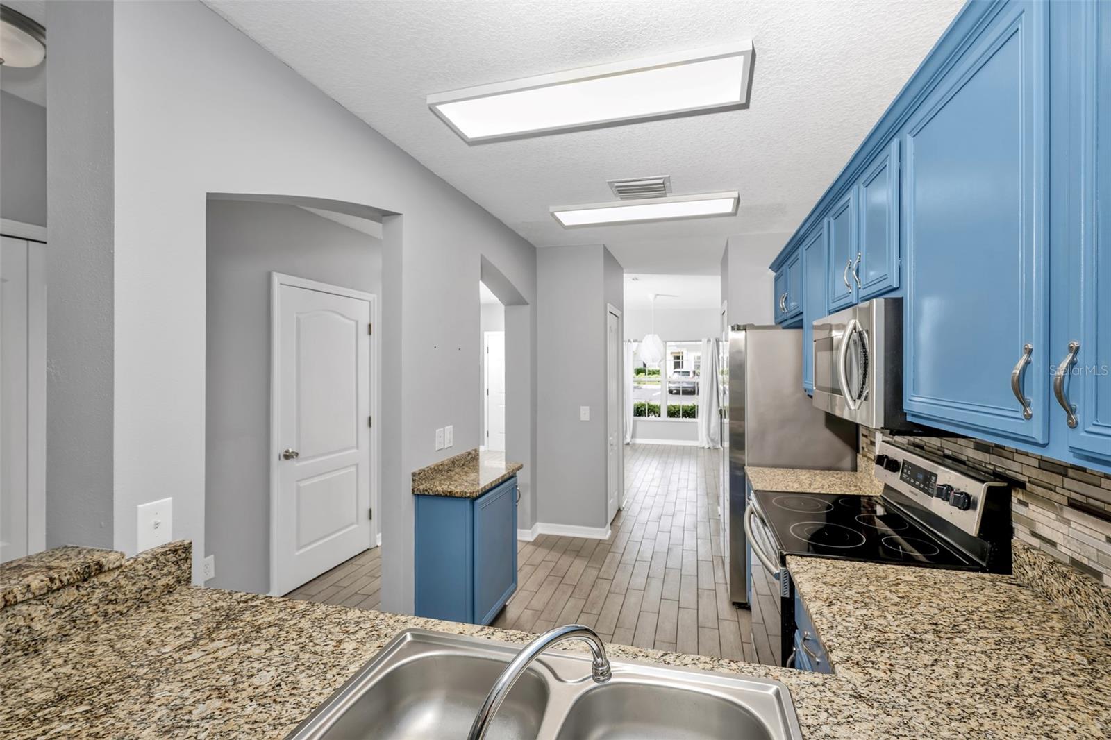 FISHHAWK RANCH TWNHMS PH - Residential