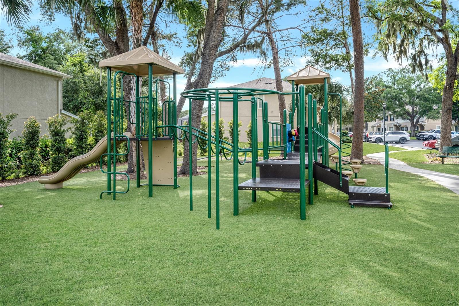 FISHHAWK RANCH TWNHMS PH - Residential