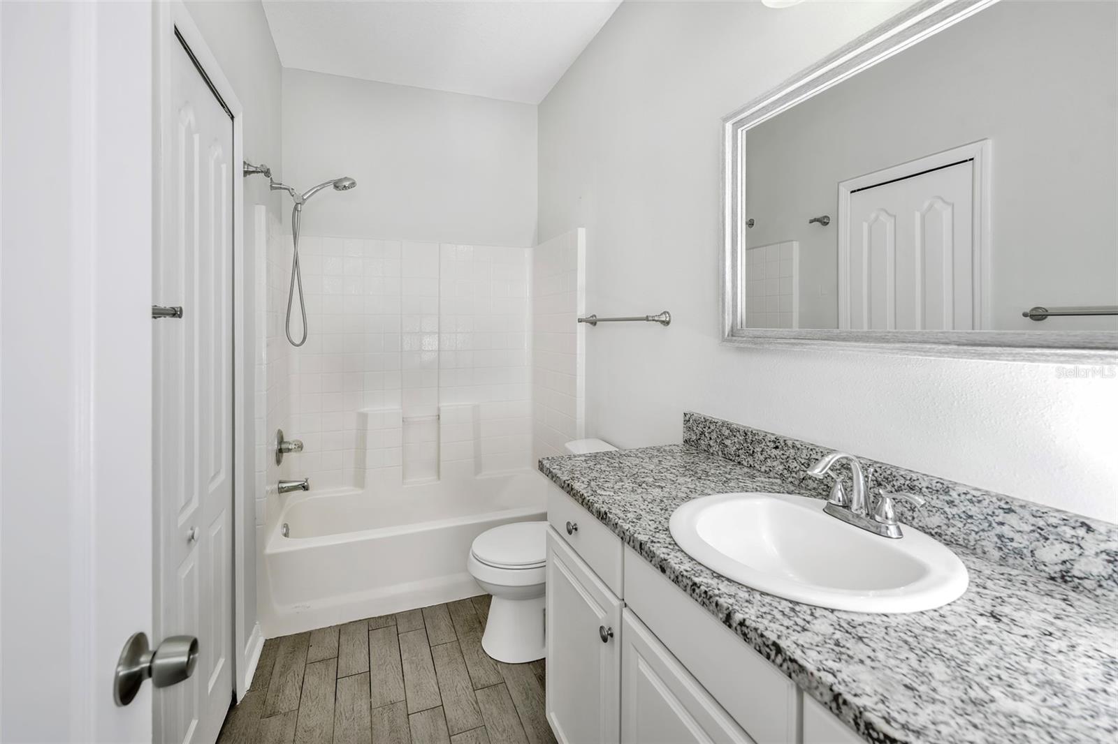 FISHHAWK RANCH TWNHMS PH - Residential