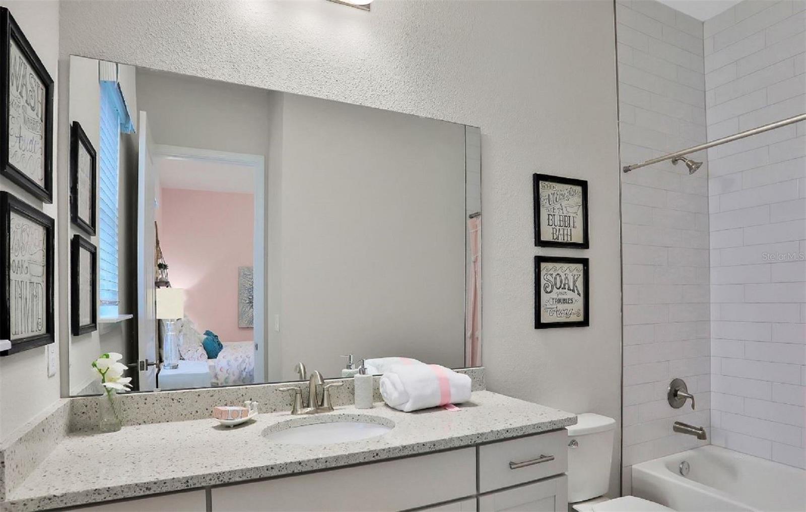 HOLLY LANDING SILVERLEAF - Residential
