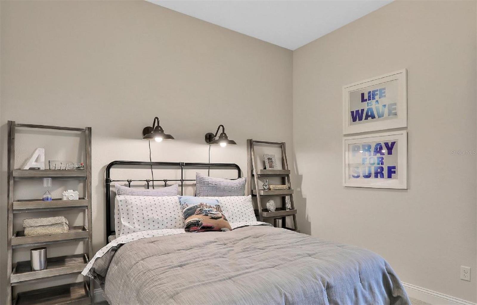 HOLLY LANDING SILVERLEAF - Residential