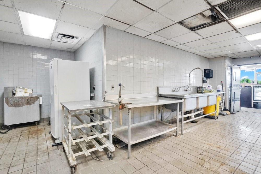 FOXBOWER MANOR - Commercial Sale