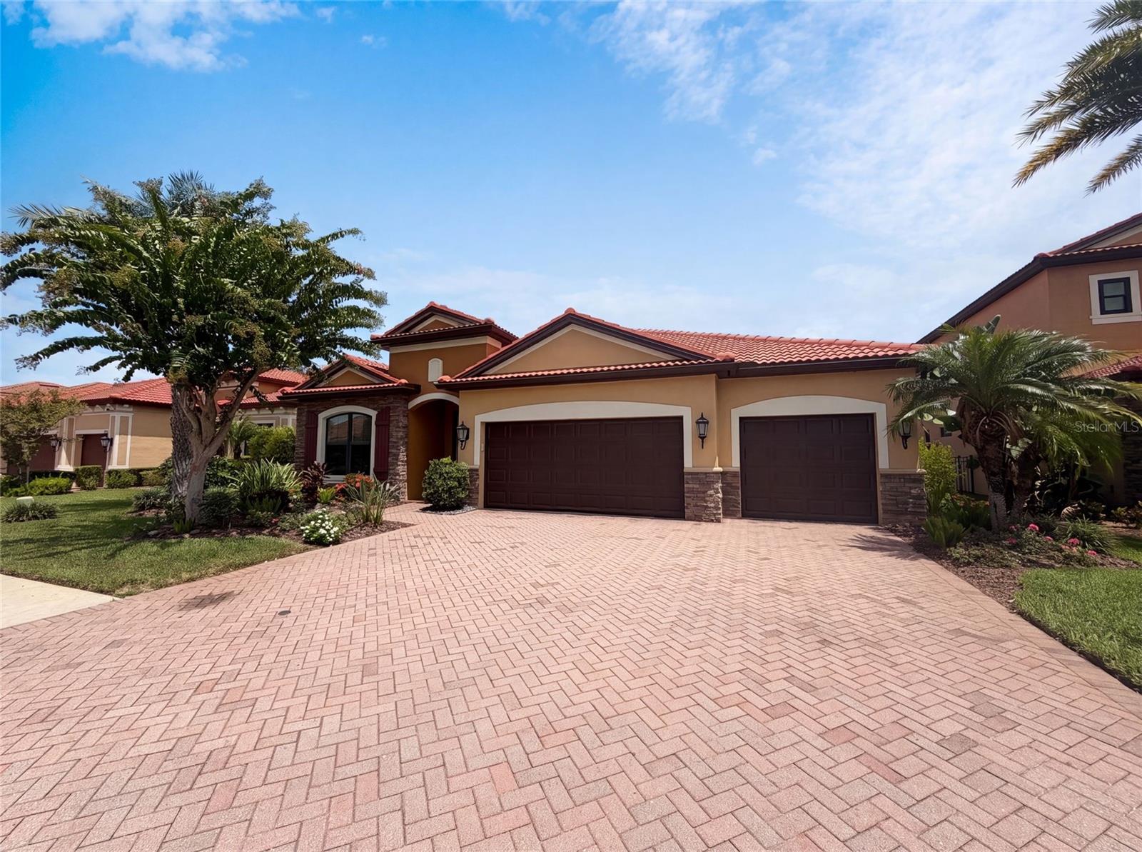 GRAND CYPRESS ON LAKE TARPON - Residential