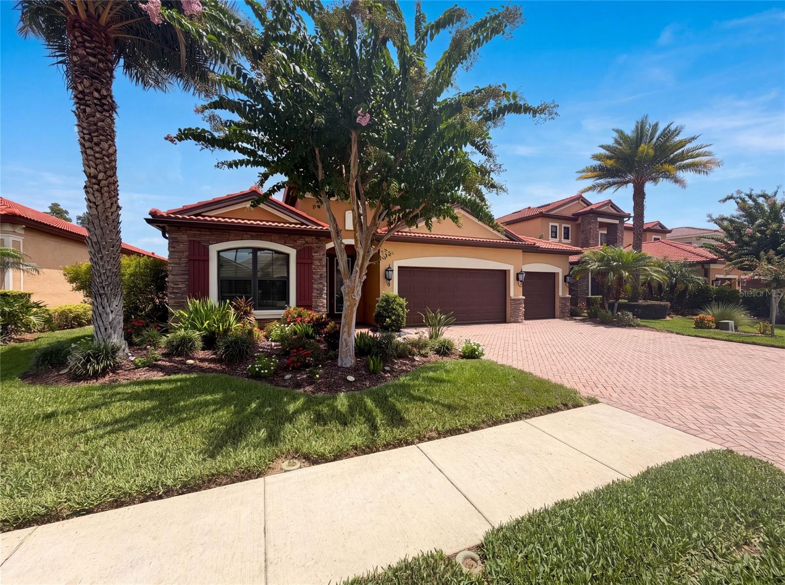 GRAND CYPRESS ON LAKE TARPON - Residential