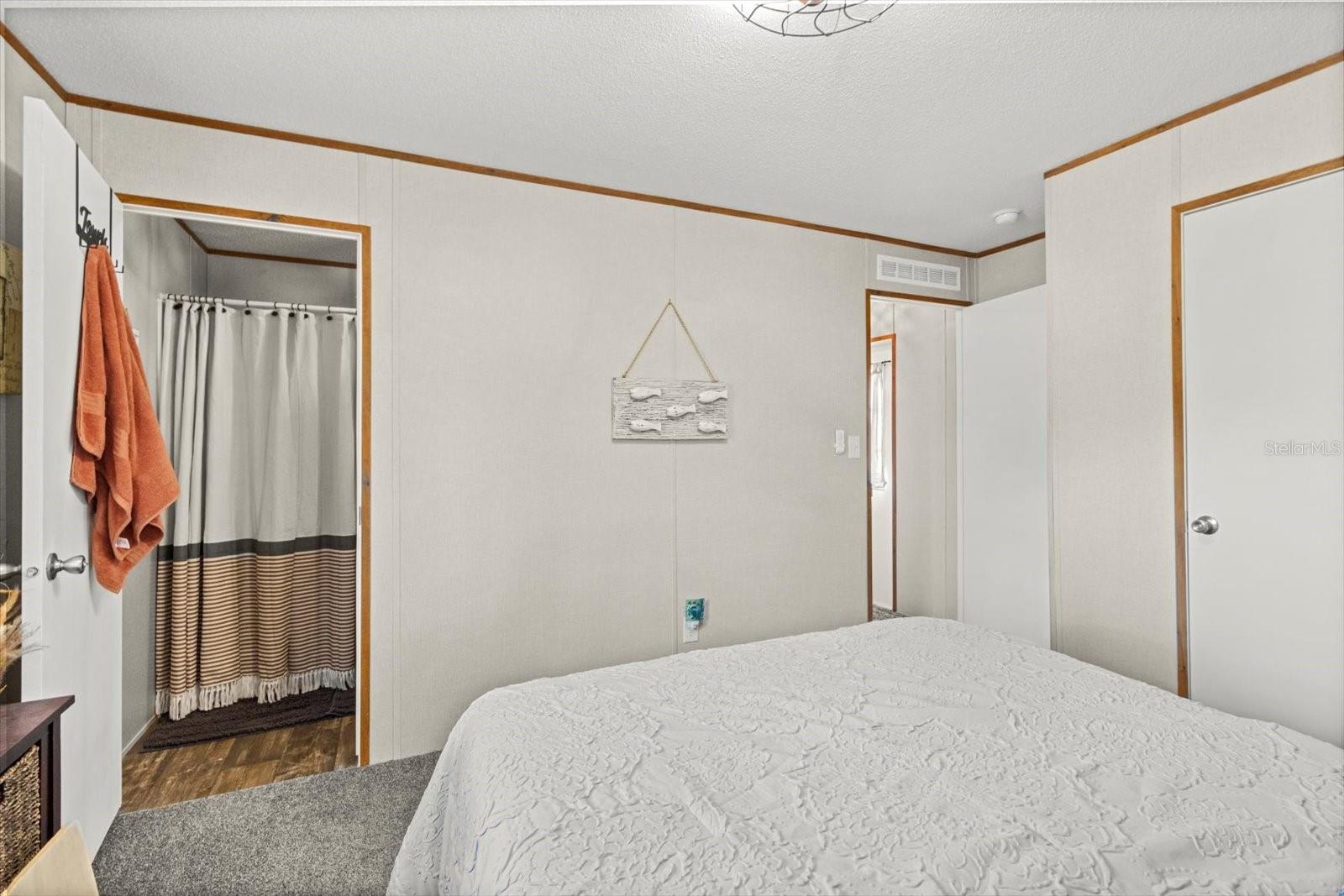 RIVERSIDE GARDENS - Residential