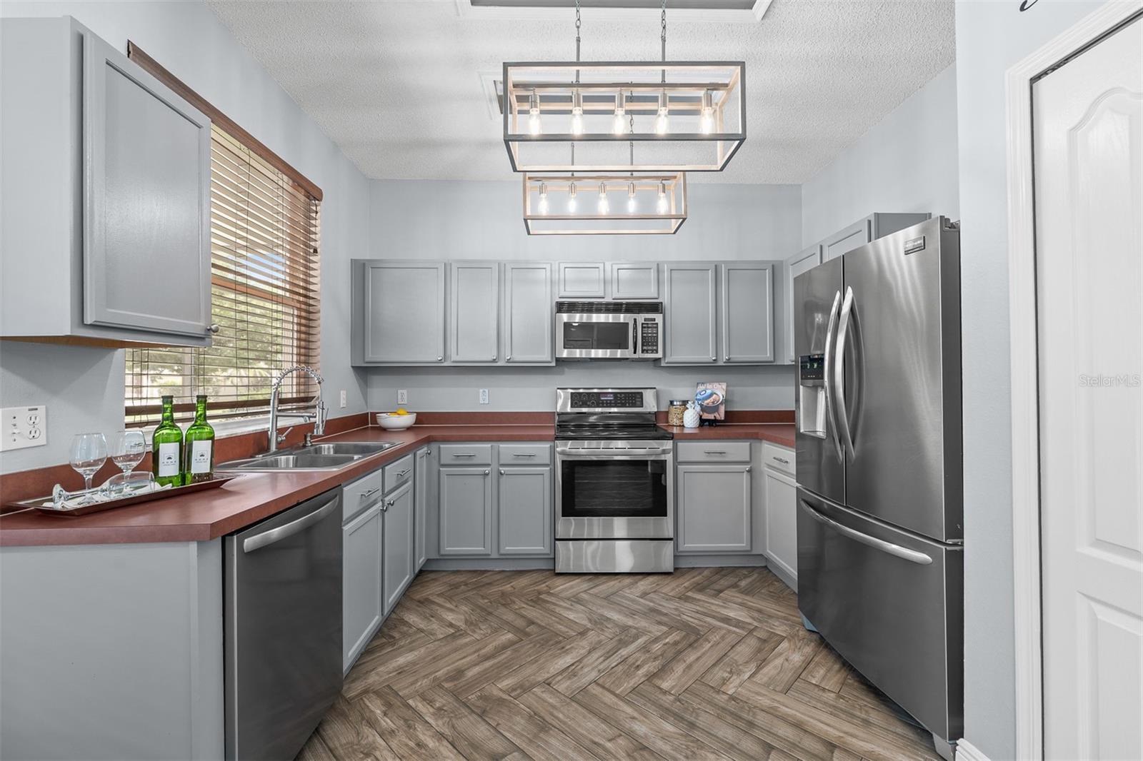 WATERFORD LAKES TR N19 PH 01 - Residential