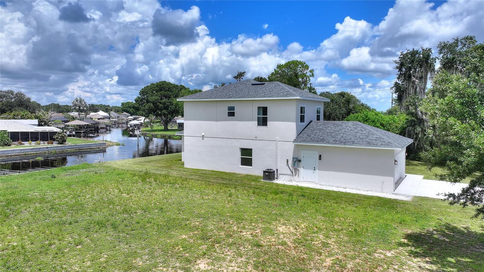 LANDINGS - Residential