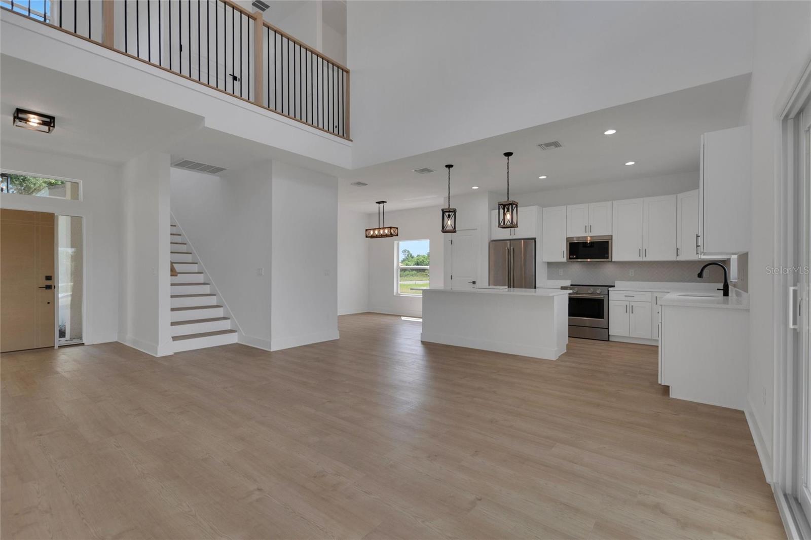 LANDINGS - Residential