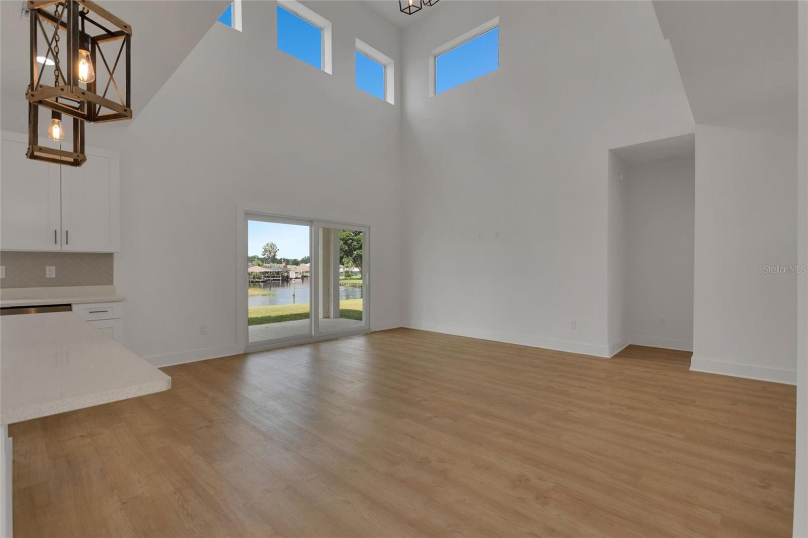 LANDINGS - Residential