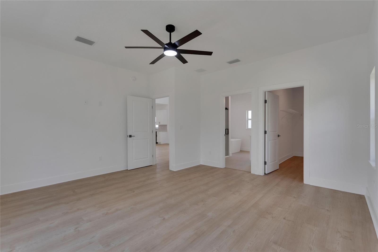 LANDINGS - Residential
