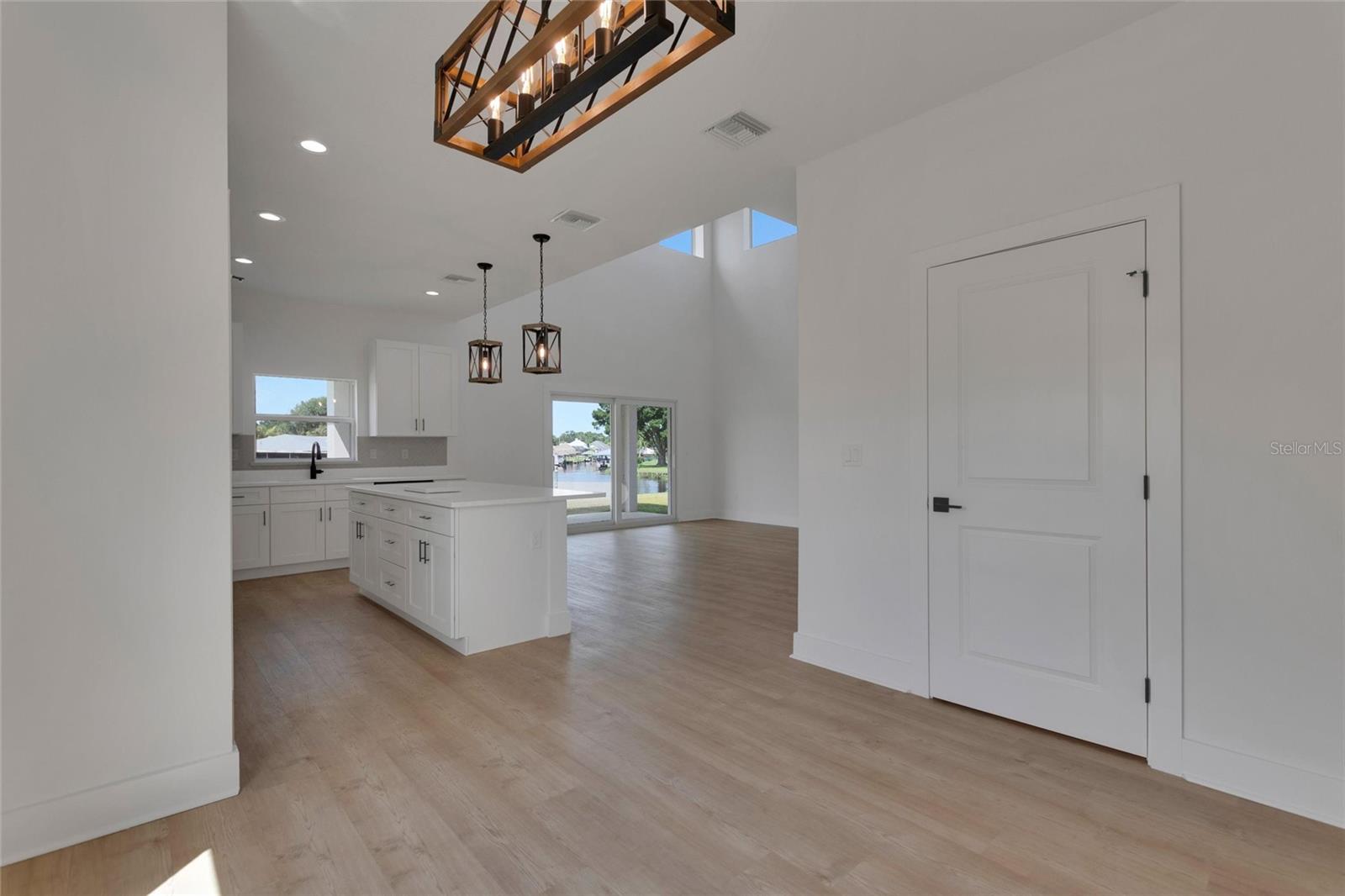 LANDINGS - Residential