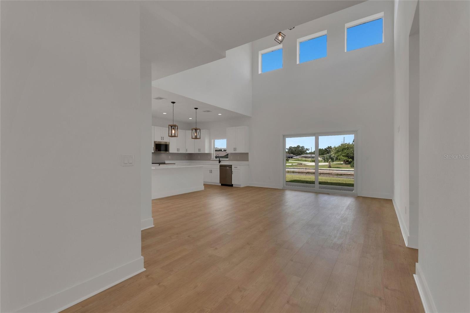 LANDINGS - Residential