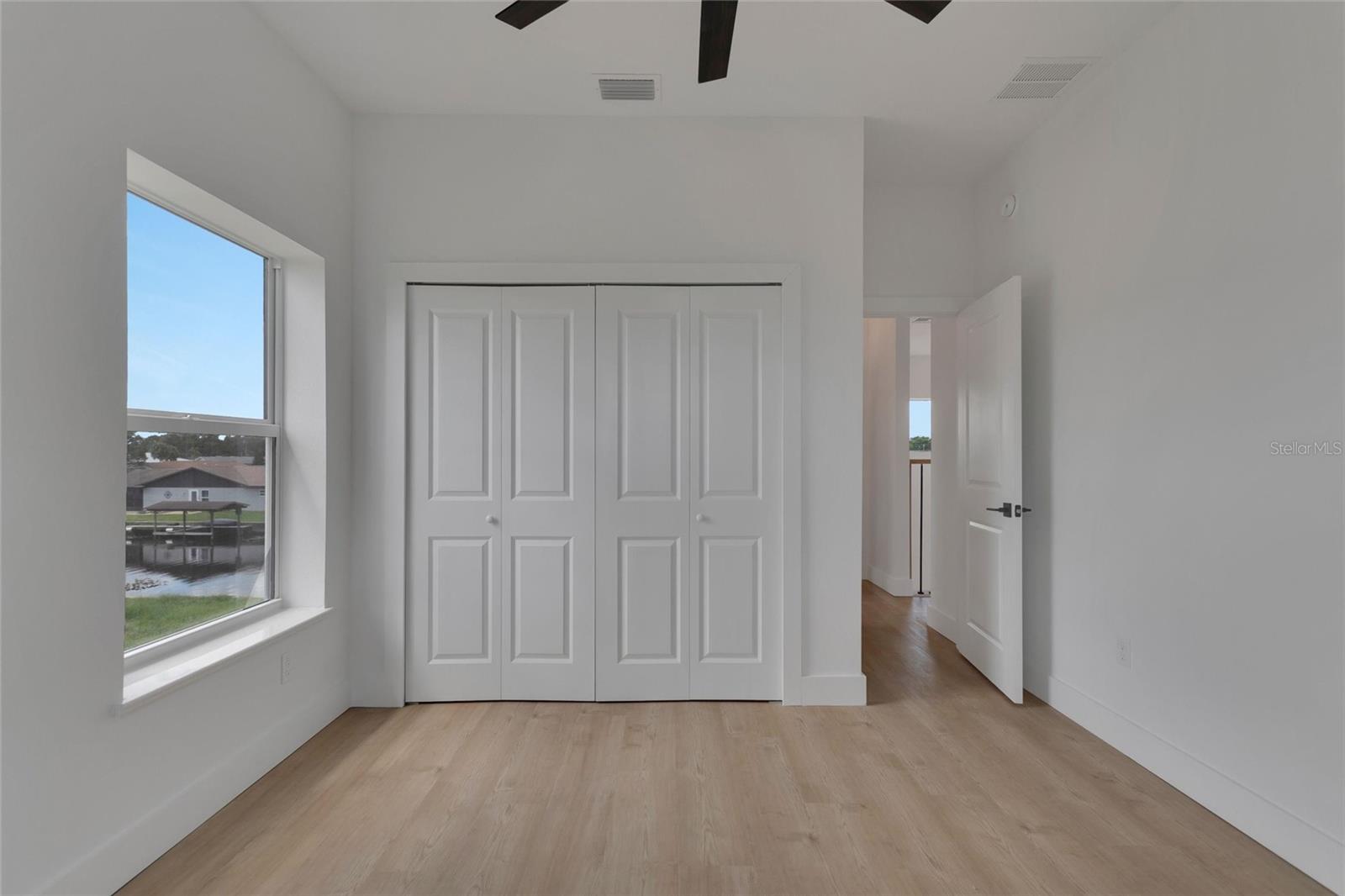 LANDINGS - Residential