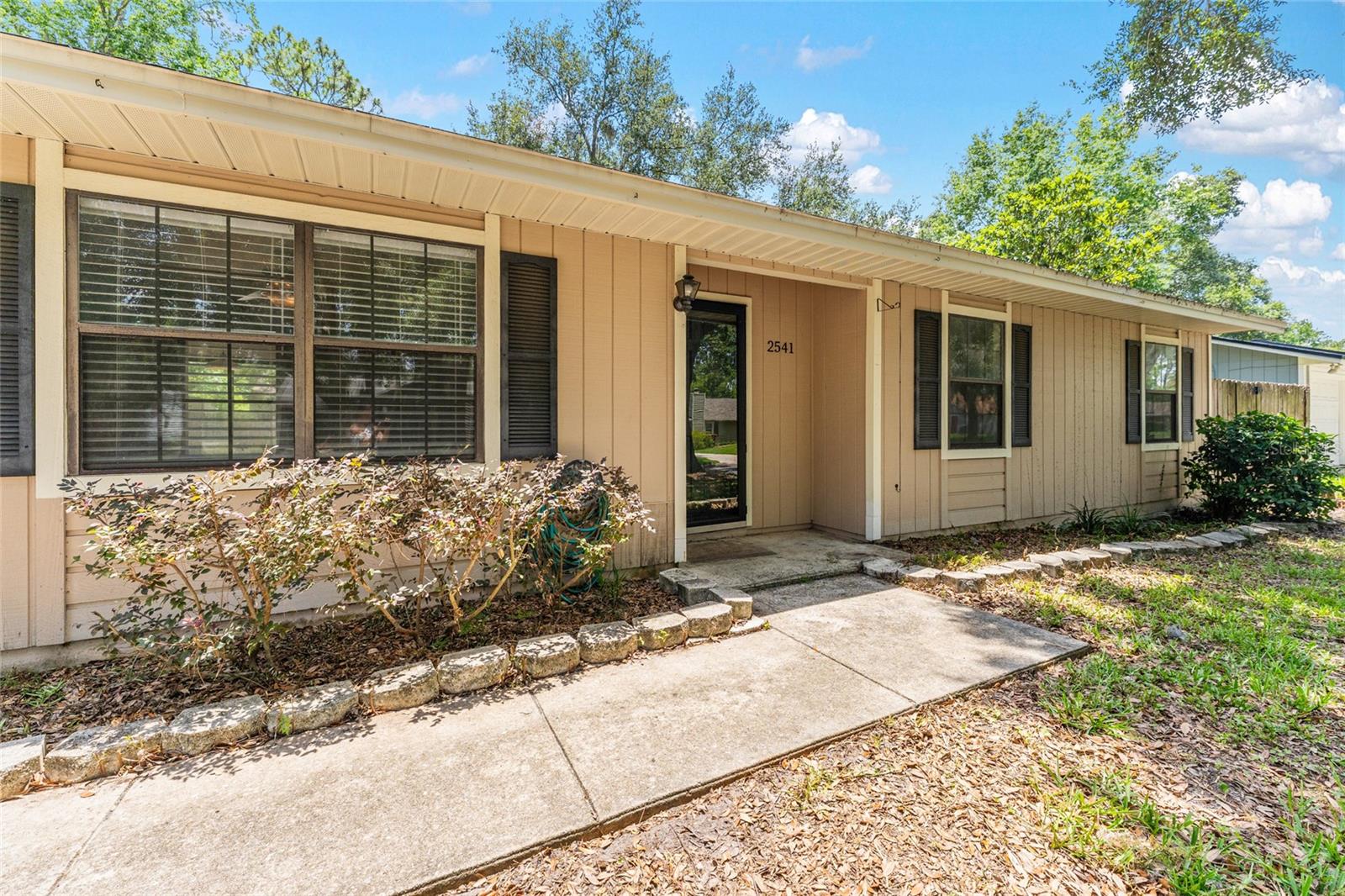SPRINGTREE VI - Residential