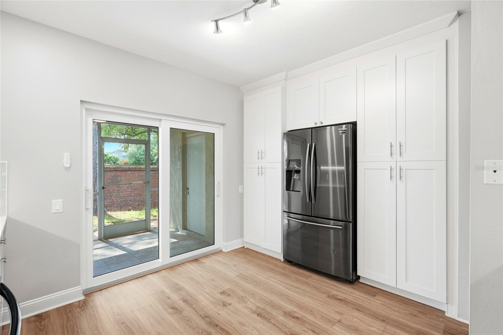 BERKELEY SQUARE - Residential