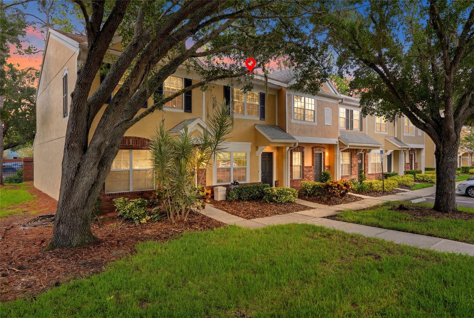 BERKELEY SQUARE - Residential
