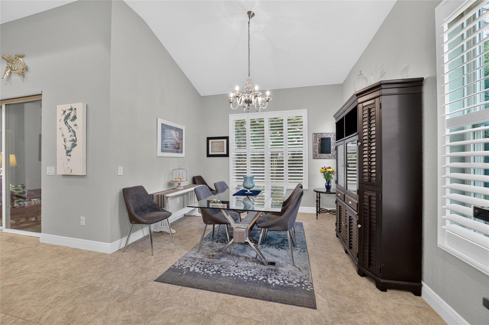 LAKESIDE LANDINGS - THE ENCLAVE - Residential