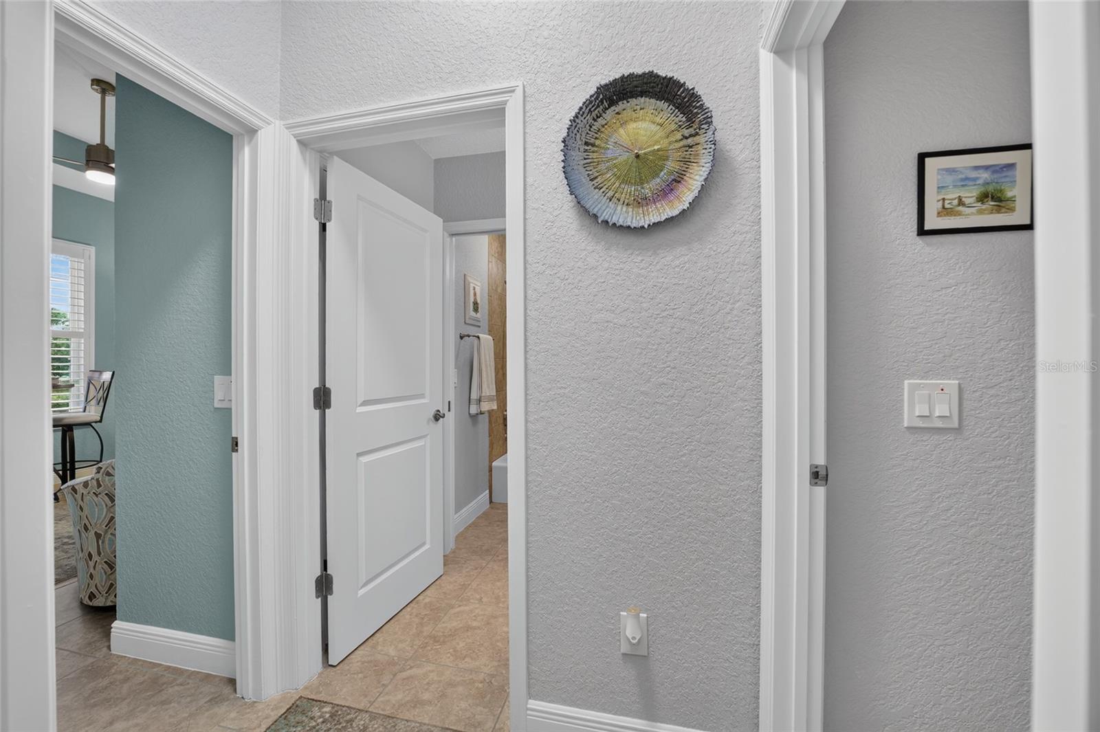 LAKESIDE LANDINGS - THE ENCLAVE - Residential