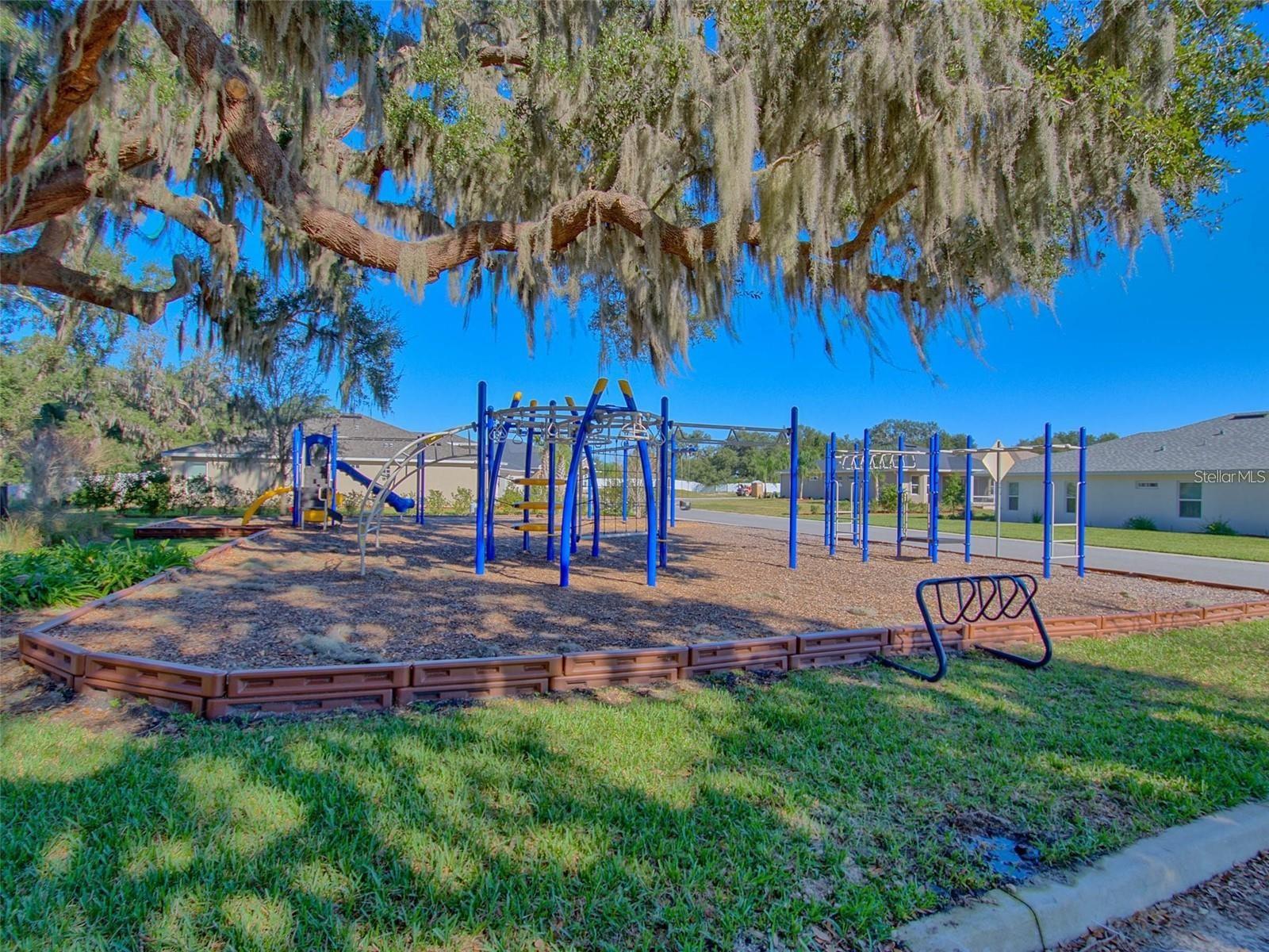 LAKESIDE LANDINGS - THE ENCLAVE - Residential