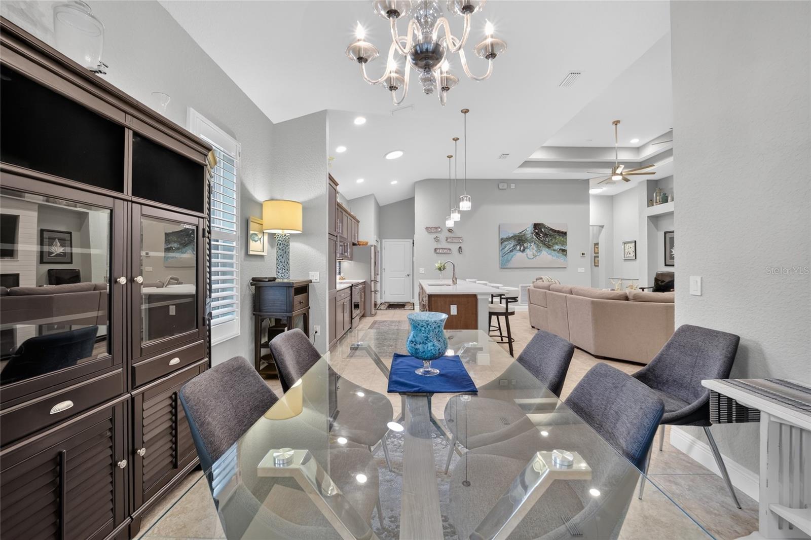 LAKESIDE LANDINGS - THE ENCLAVE - Residential