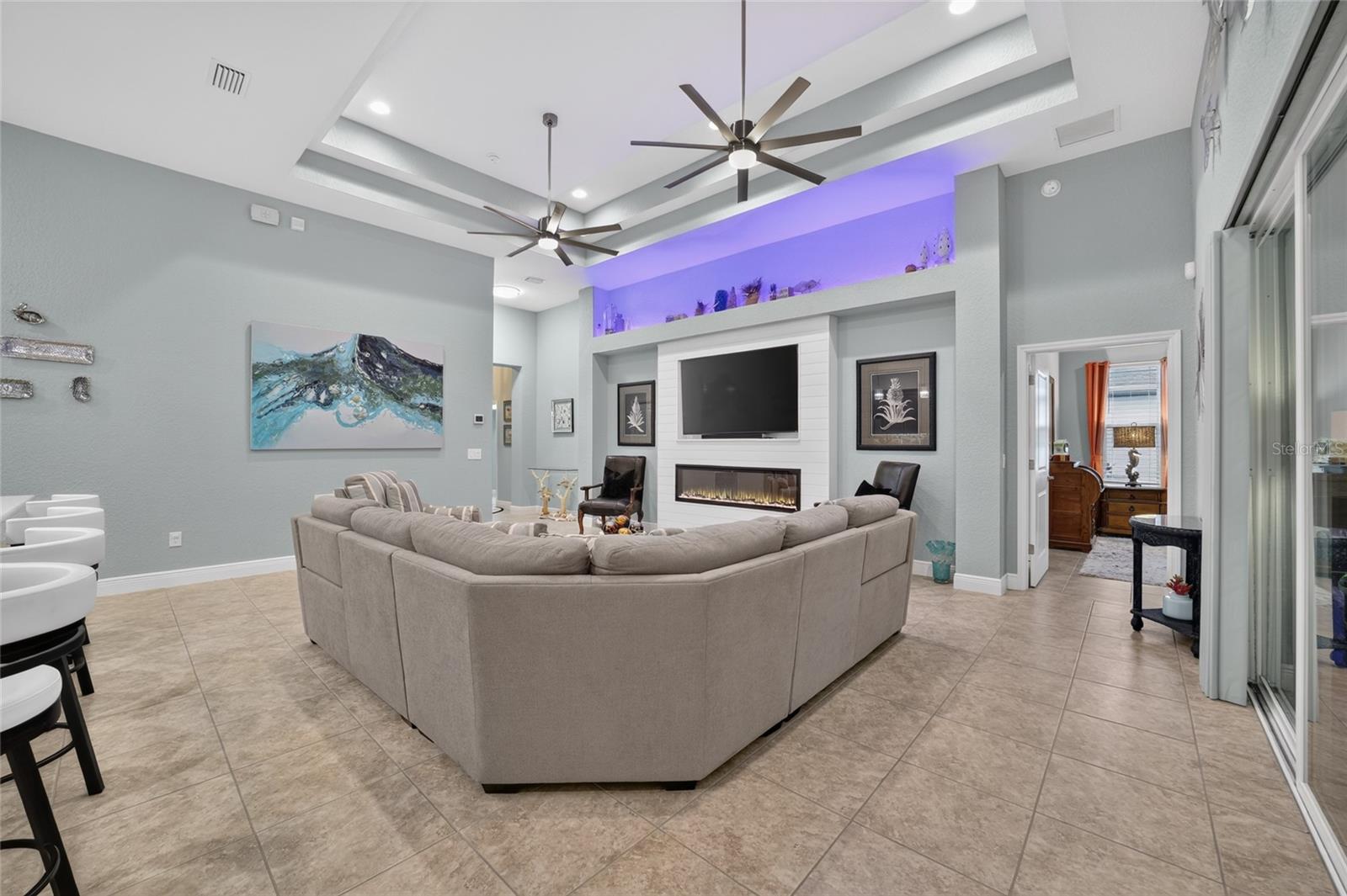 LAKESIDE LANDINGS - THE ENCLAVE - Residential