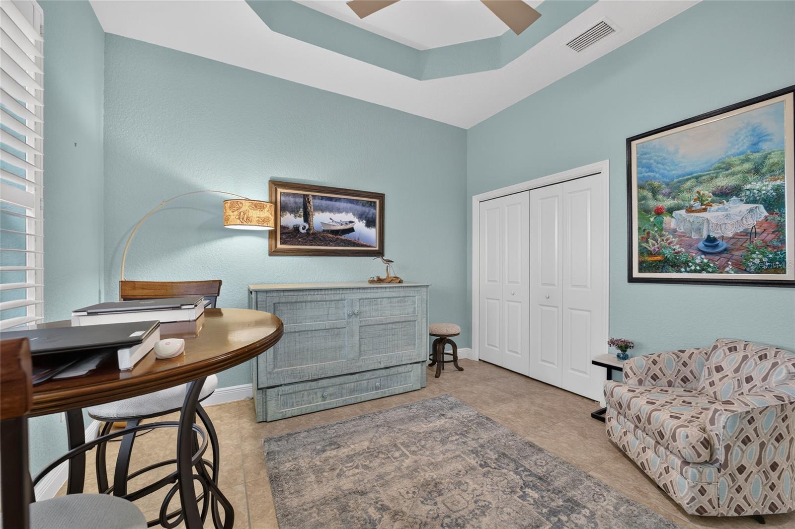 LAKESIDE LANDINGS - THE ENCLAVE - Residential