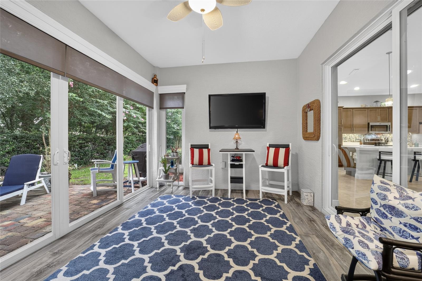 LAKESIDE LANDINGS - THE ENCLAVE - Residential