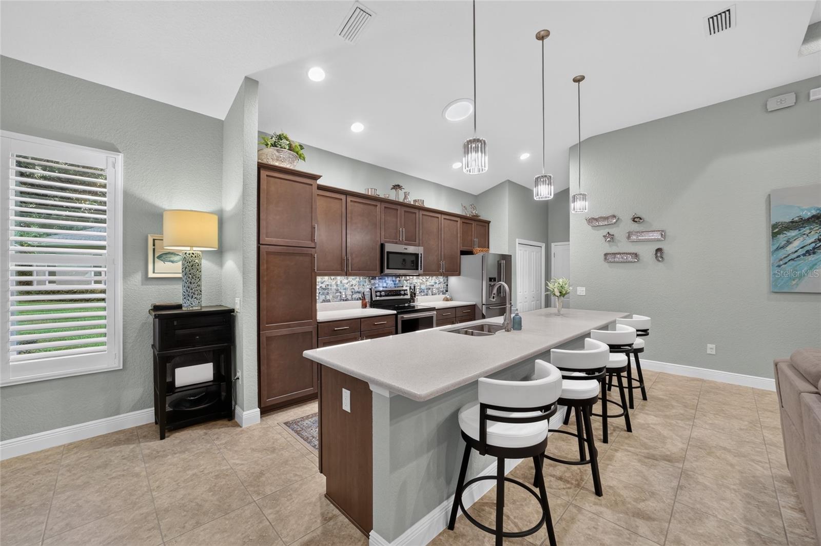 LAKESIDE LANDINGS - THE ENCLAVE - Residential