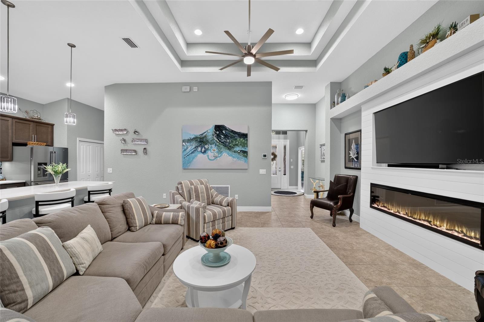 LAKESIDE LANDINGS - THE ENCLAVE - Residential