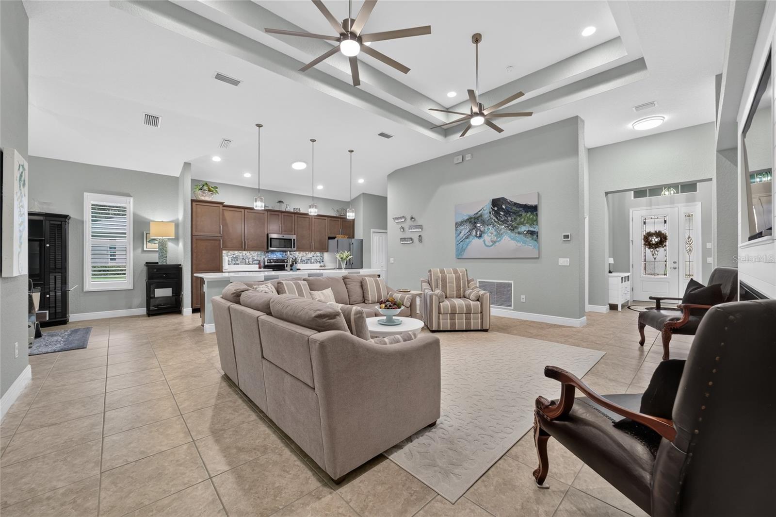 LAKESIDE LANDINGS - THE ENCLAVE - Residential