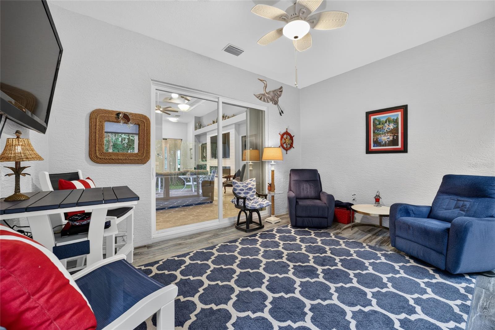 LAKESIDE LANDINGS - THE ENCLAVE - Residential