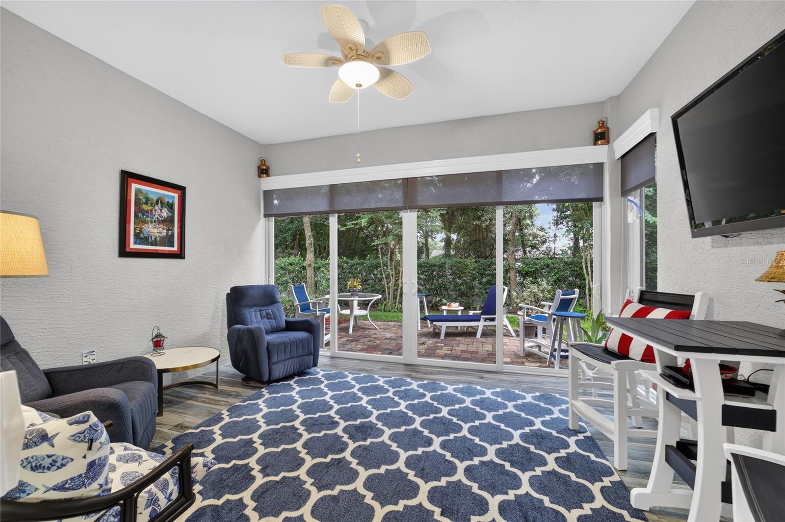 LAKESIDE LANDINGS - THE ENCLAVE - Residential