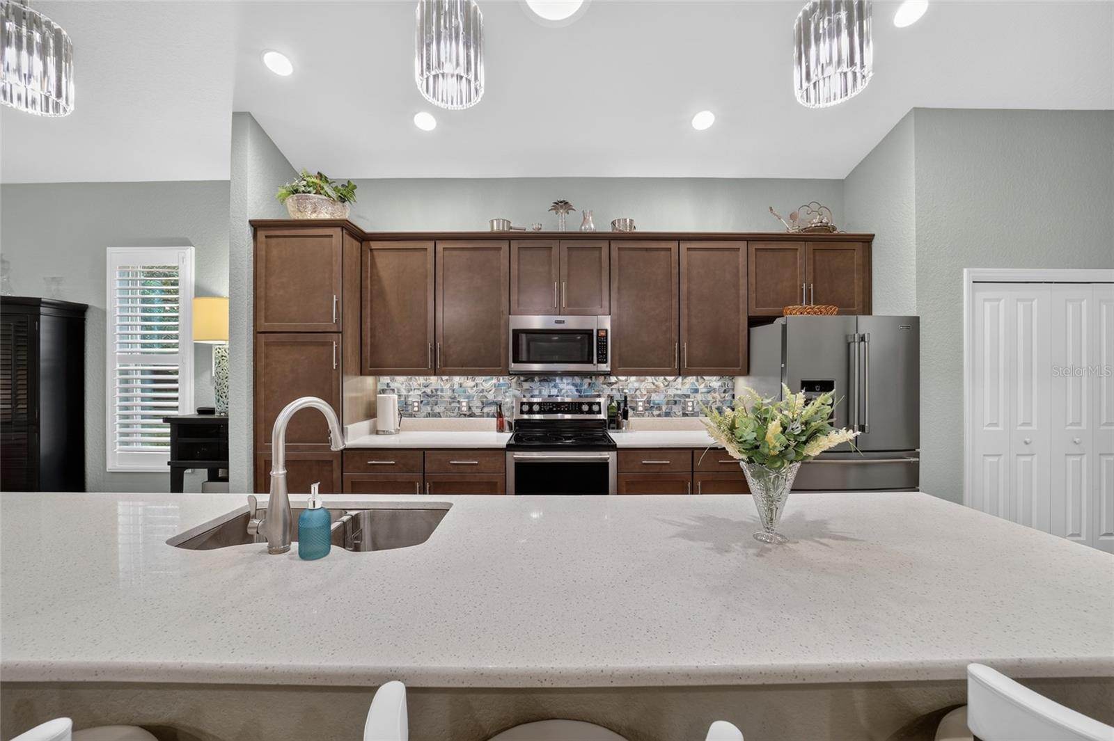 LAKESIDE LANDINGS - THE ENCLAVE - Residential