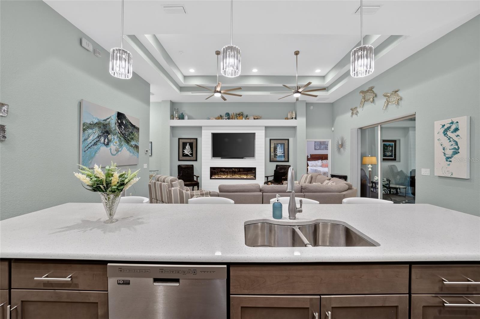 LAKESIDE LANDINGS - THE ENCLAVE - Residential