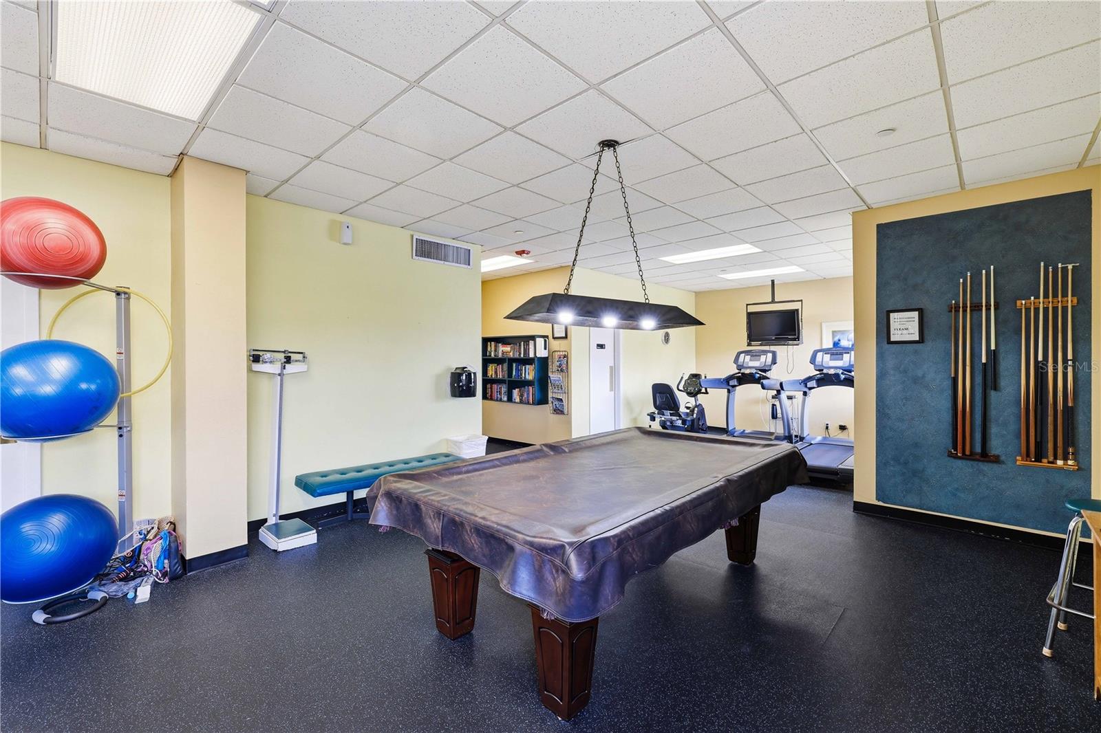 ISLE OF SAND KEY 1 CONDO - Residential
