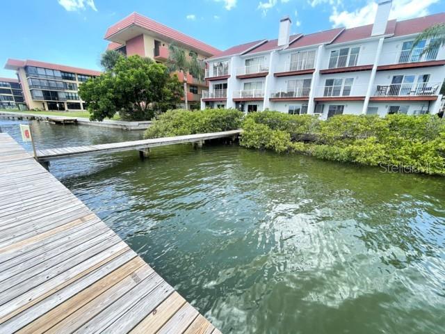VISTA COVE TWNHMS - Residential