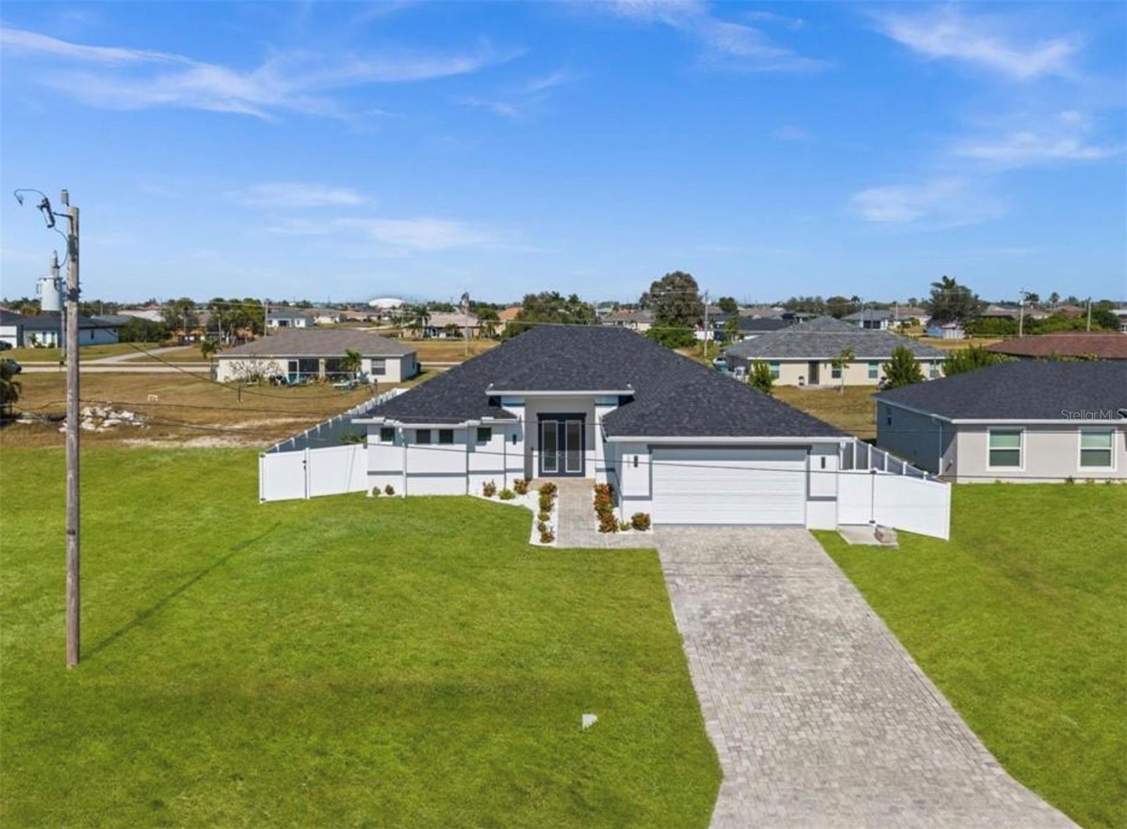 CAPE CORAL - Residential