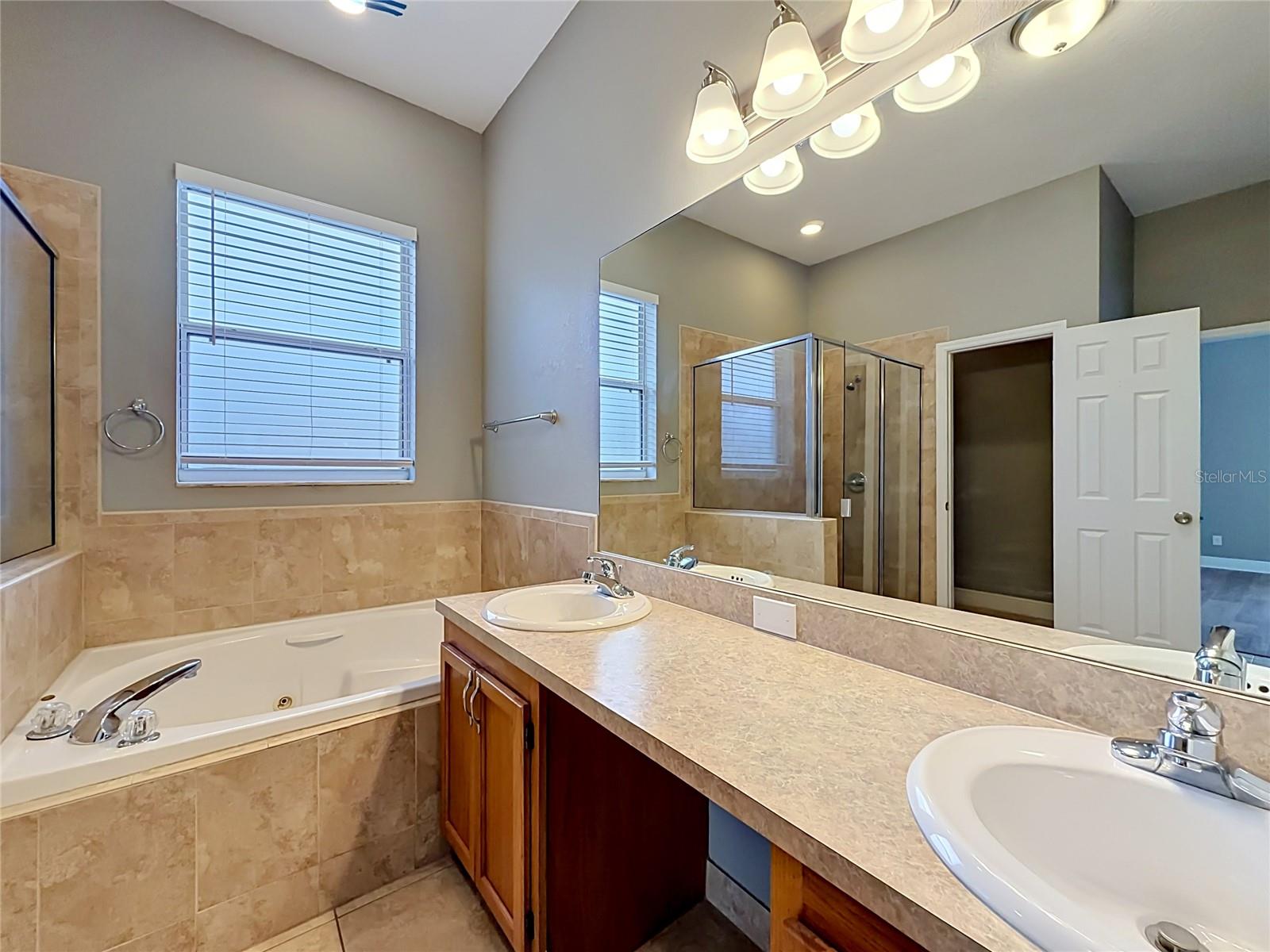 SUNSET GROVES UNIT 03 - Residential
