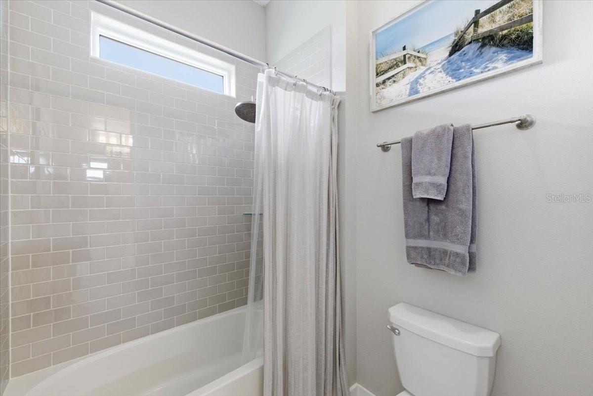 SANCTUARY COVE - Residential
