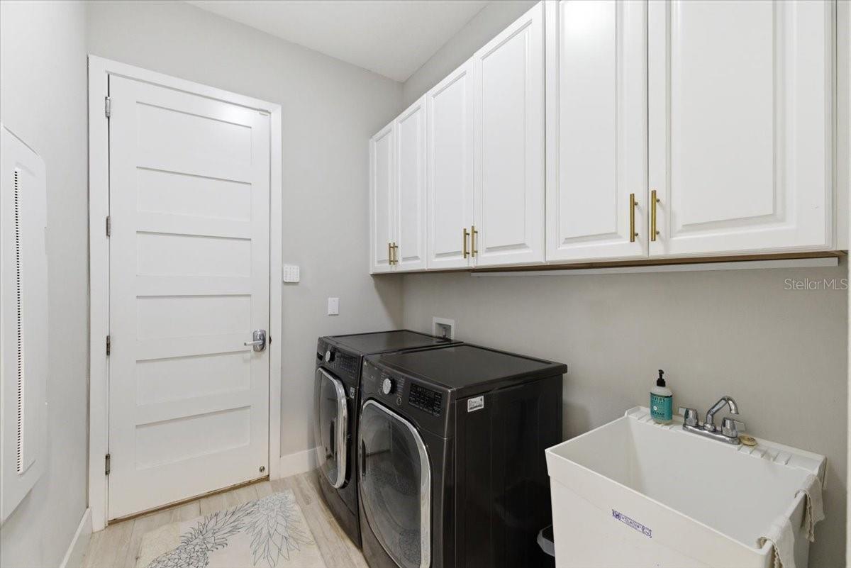 SANCTUARY COVE - Residential