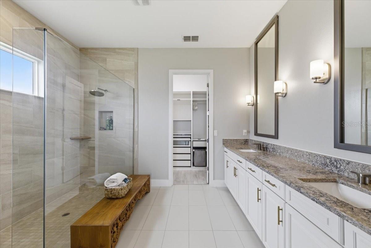 SANCTUARY COVE - Residential