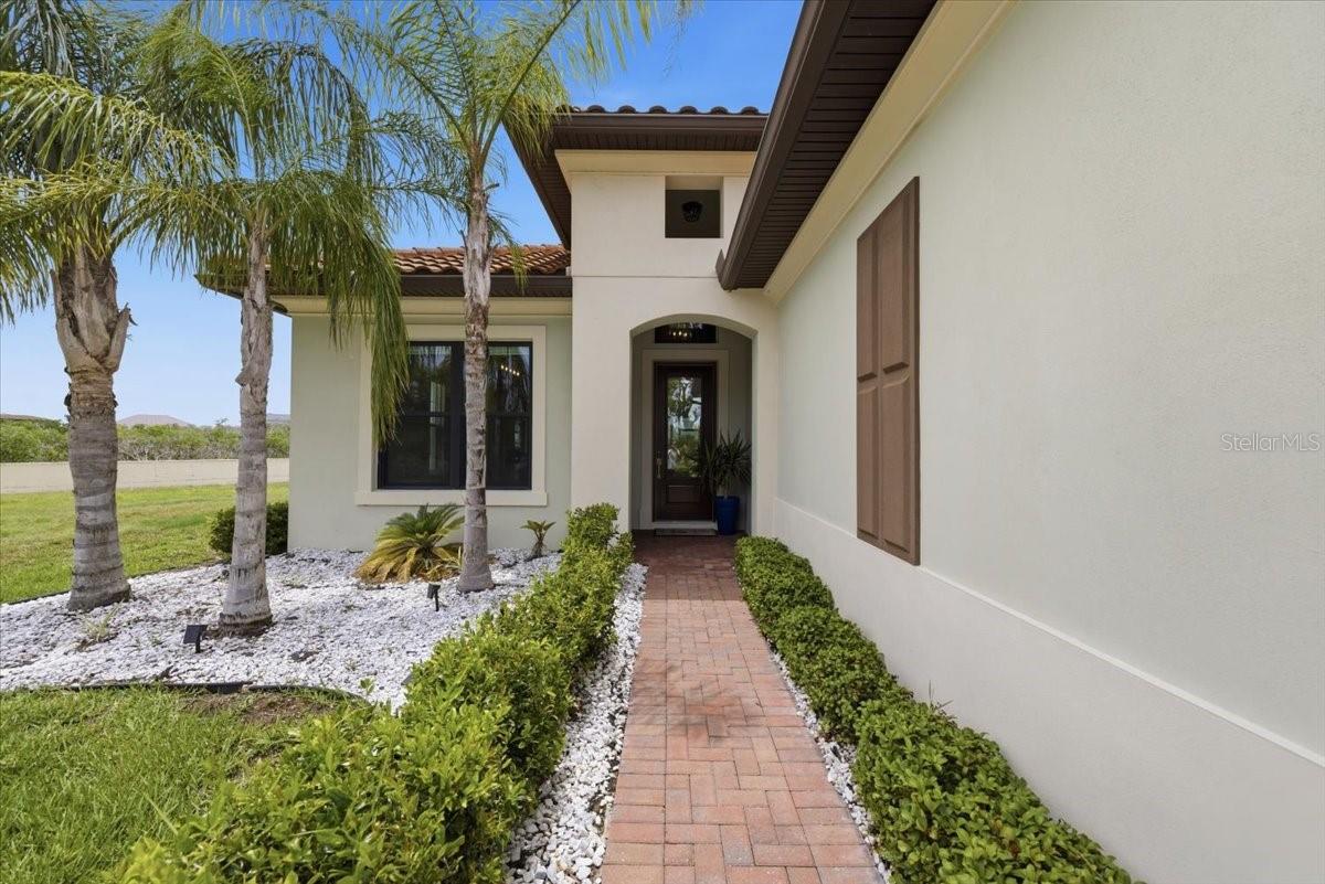 SANCTUARY COVE - Residential