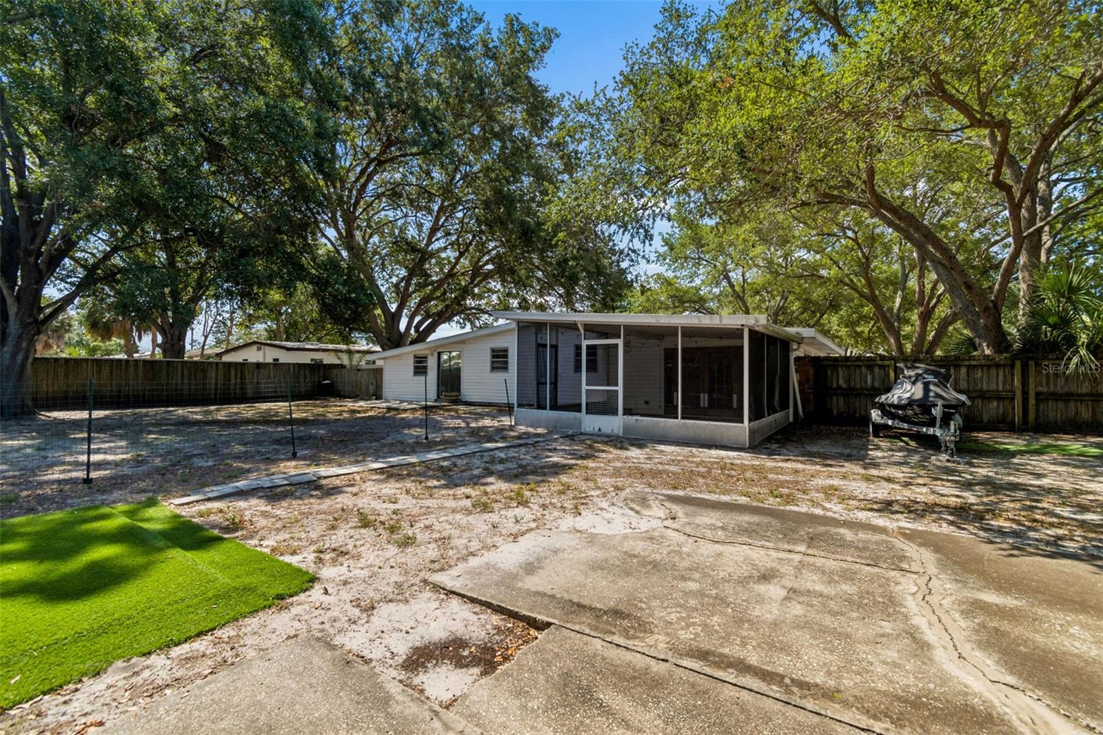 GANDY GARDENS 3 - Residential