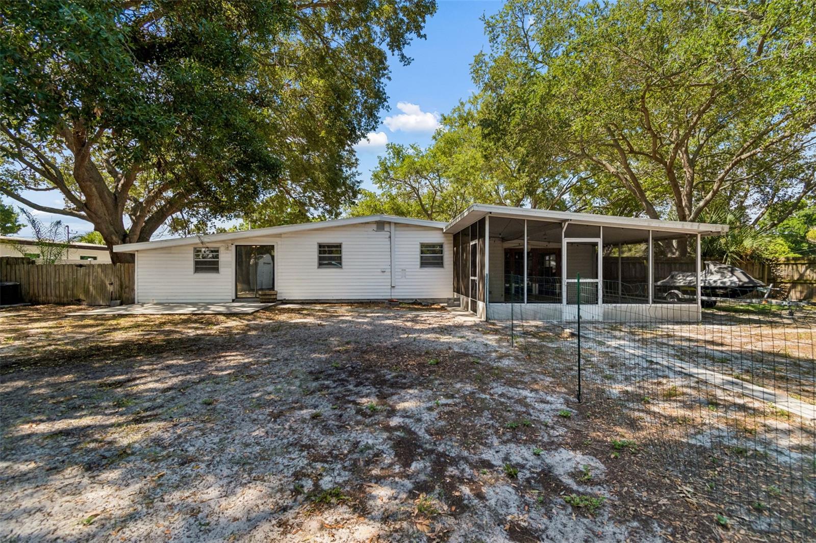 GANDY GARDENS 3 - Residential