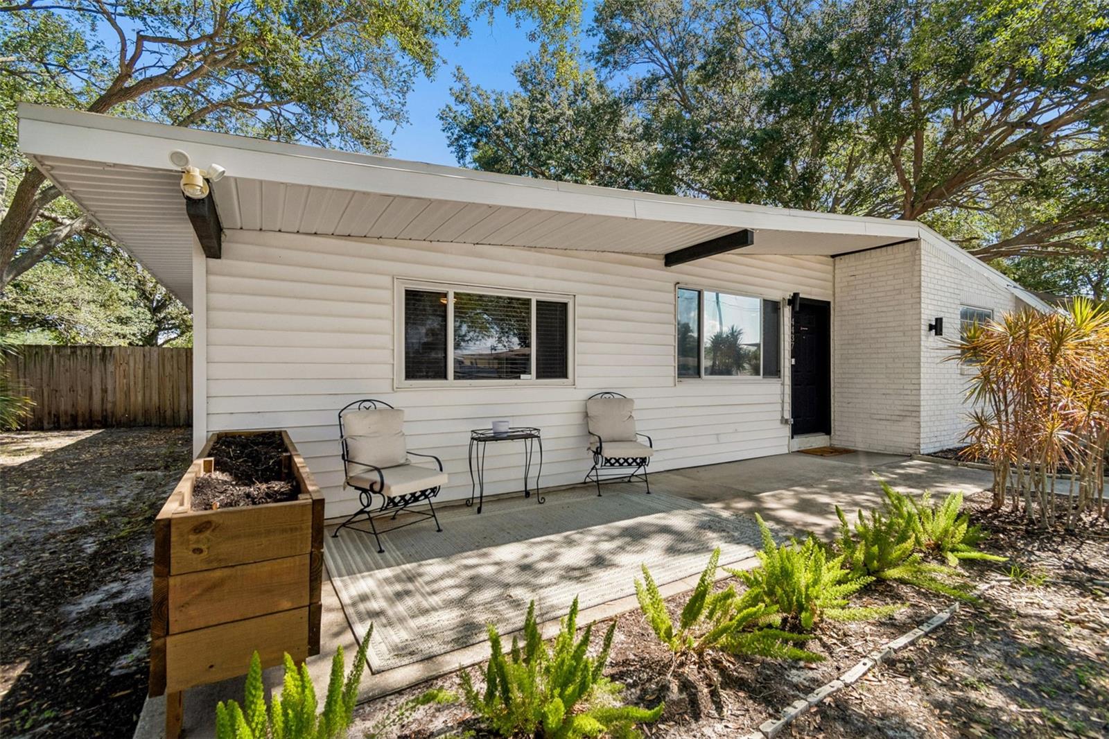 GANDY GARDENS 3 - Residential